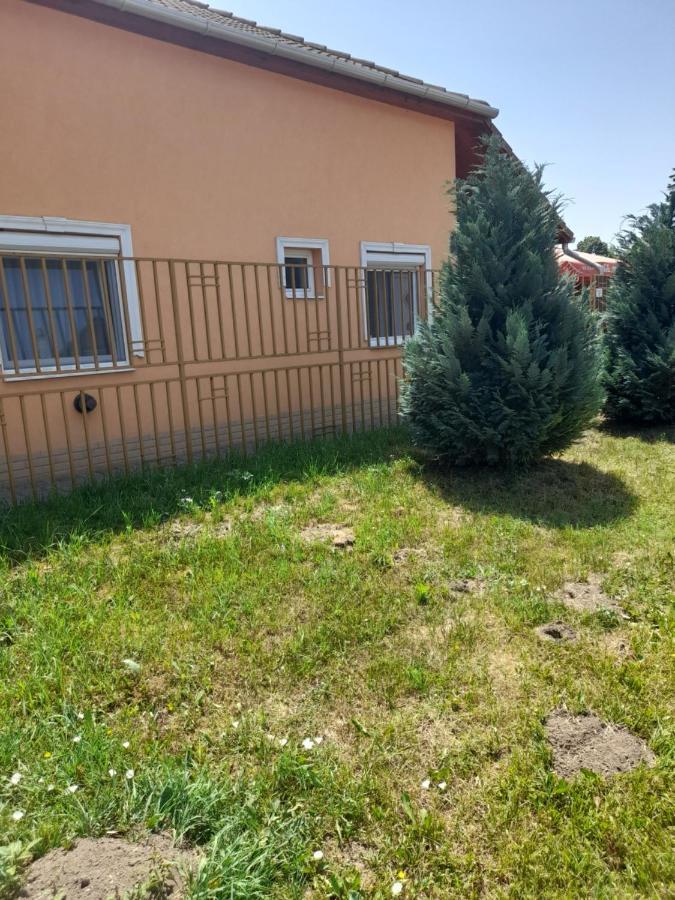 Thermal Apartman Tiszafuered מראה חיצוני תמונה
